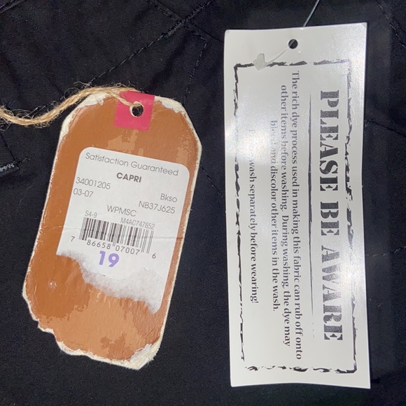 NWT Nobo No Boundaries Capri Jr 19 Plus Size Black Cotton Shorts - Picture 8 of 9